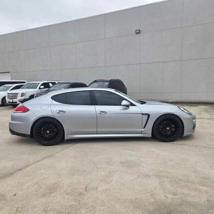 2016 Porsche 970 Panamera - Image 2 of 11