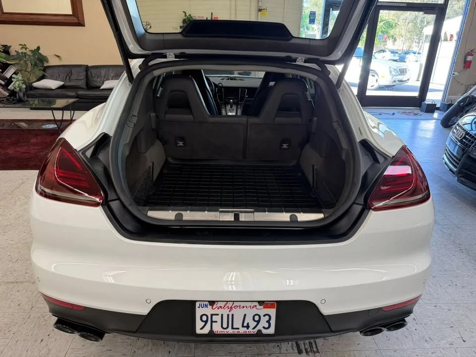 2016 Porsche 970 Panamera - Image 18 of 19