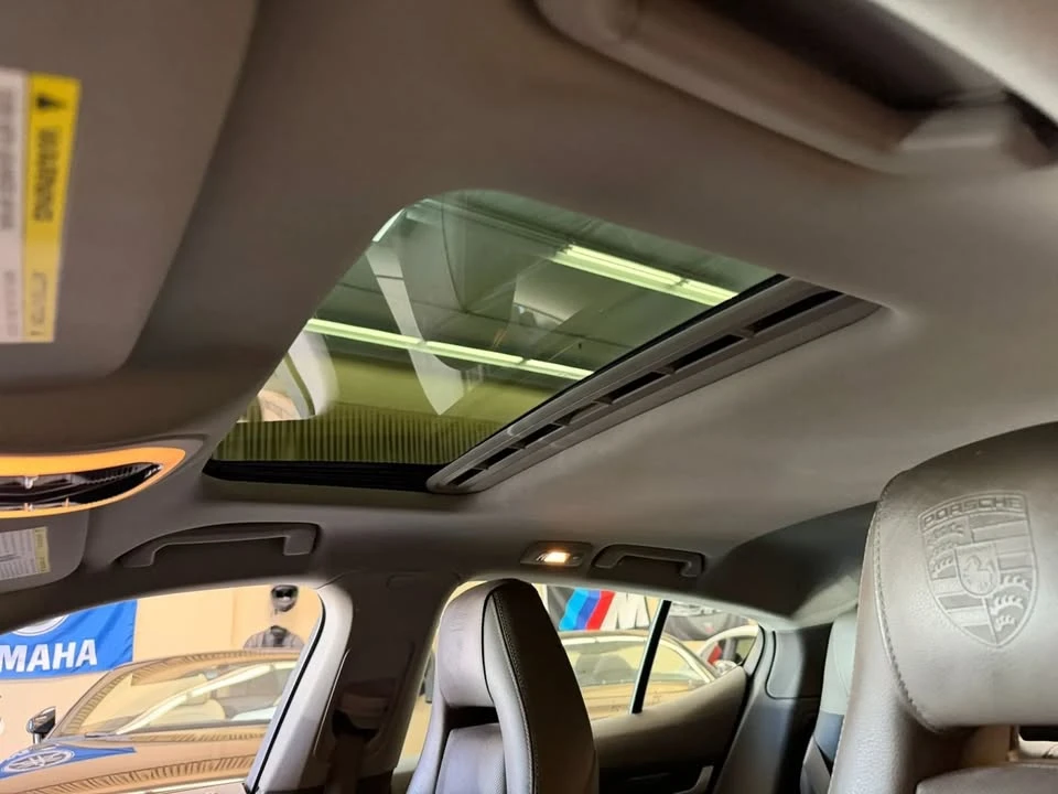 2016 Porsche 970 Panamera - Image 17 of 19