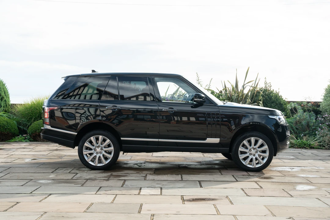 2016 Land Rover Range Rover L405 - Image 17 of 31