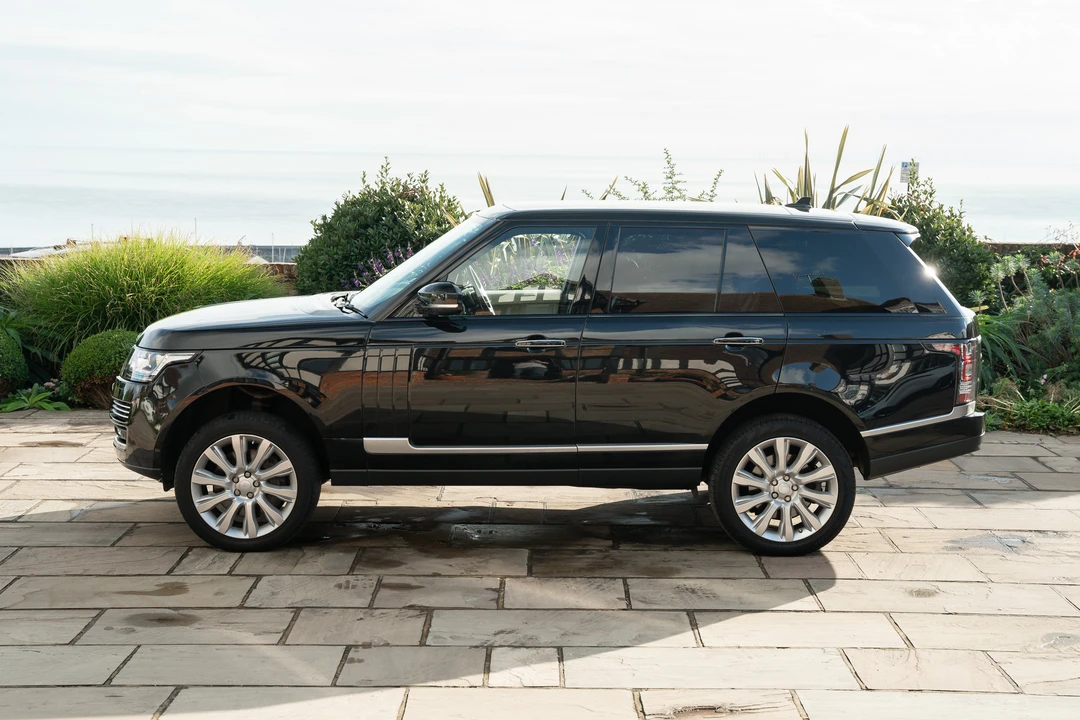 2016 Land Rover Range Rover L405 - Image 13 of 31