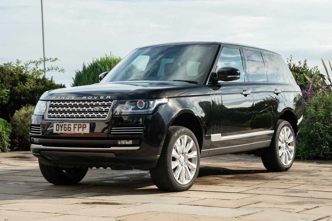 2016 Land Rover Range Rover L405 - Image 2 of 31