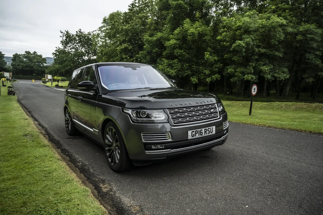 2016 Land Rover Range Rover L405 - Image 18 of 31