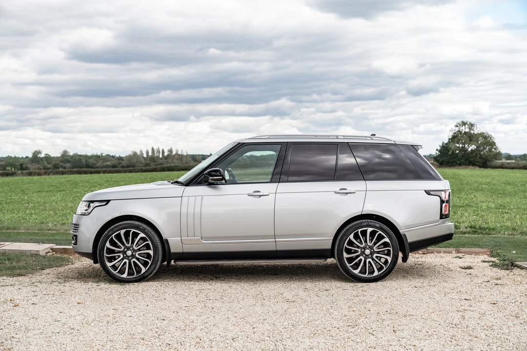 2016 Land Rover Range Rover L322 - Image 13 of 31