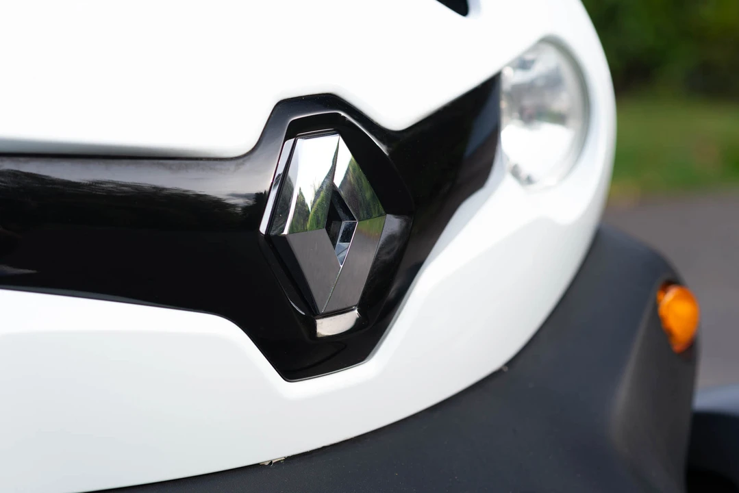 2016 Renault - Image 26 of 31