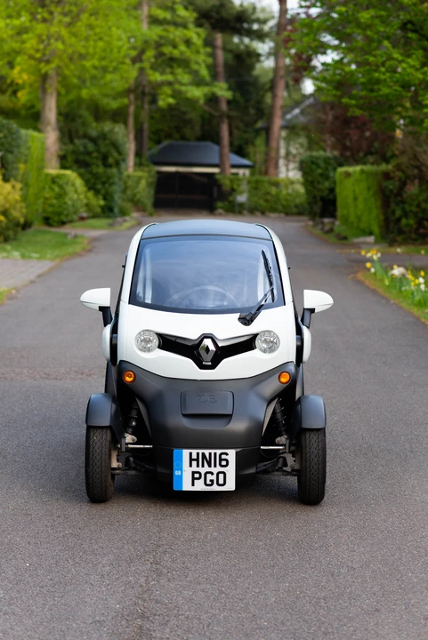 2016 Renault - Image 9 of 31