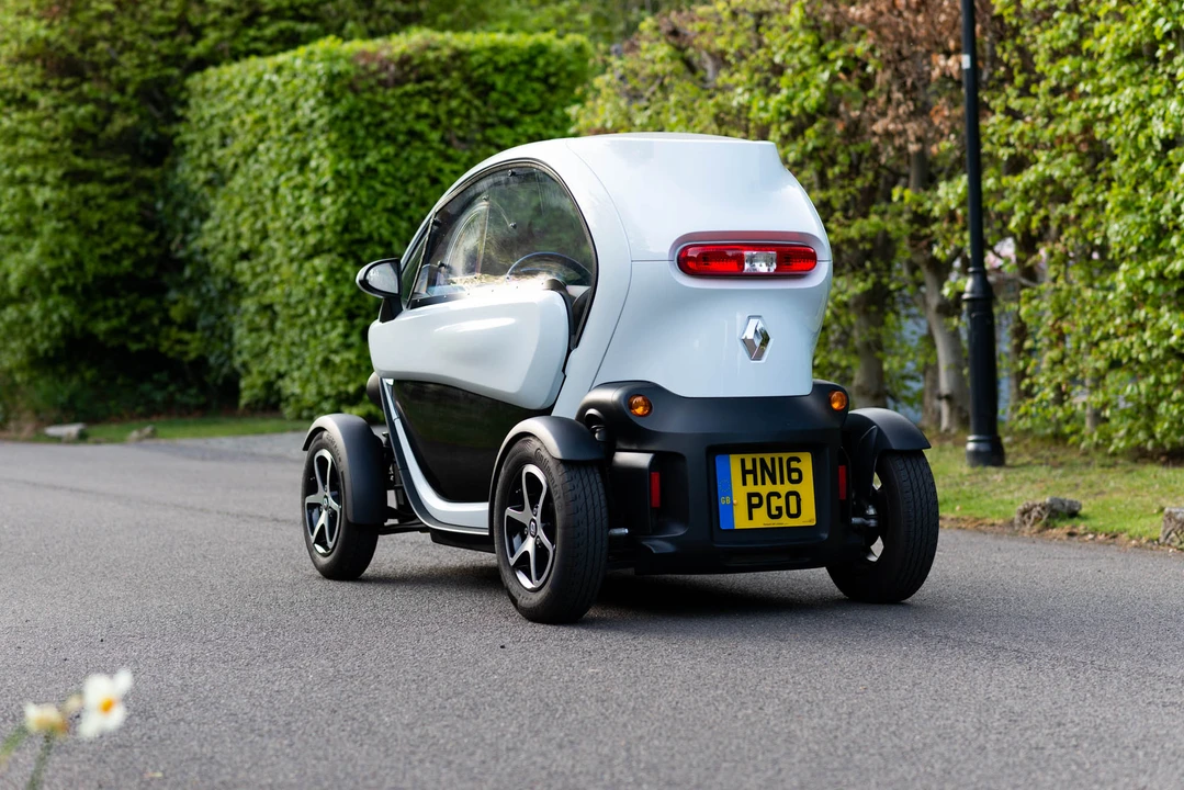 2016 Renault - Image 12 of 31