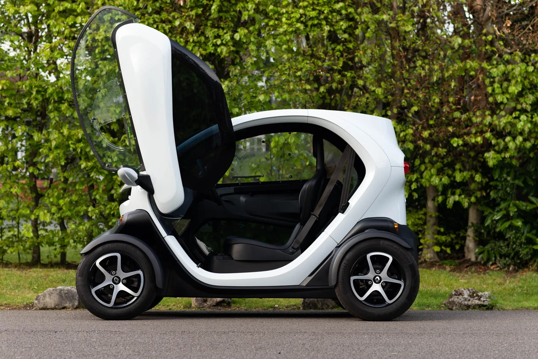2016 Renault - Image 14 of 31