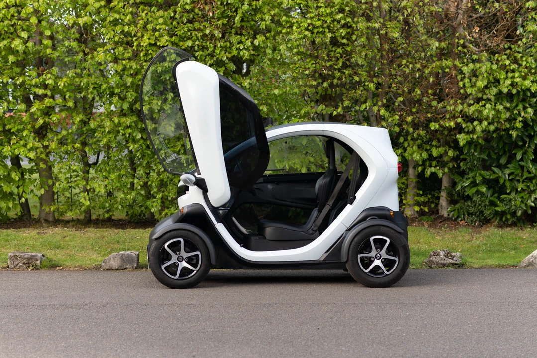 2016 Renault - Image 15 of 31