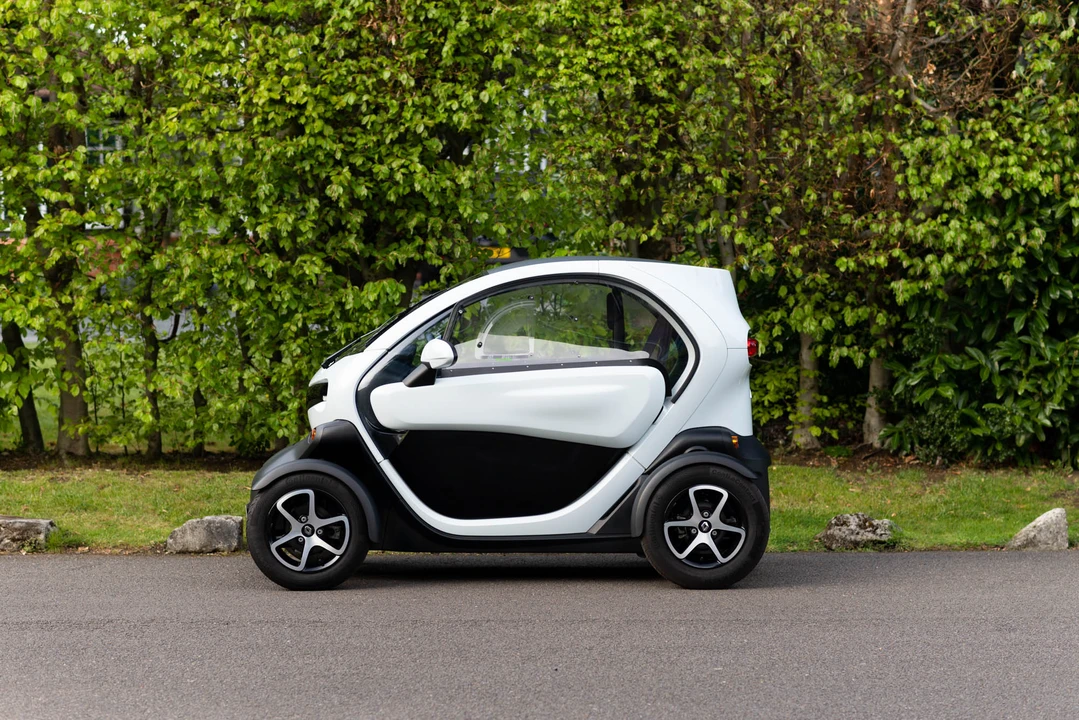 2016 Renault - Image 16 of 31