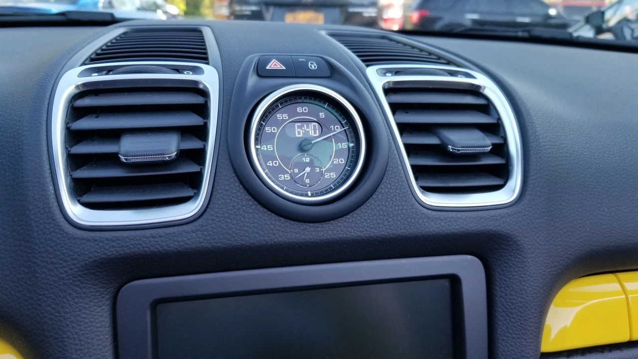 2016 Porsche 981 Boxster Spyder - Image 12 of 14
