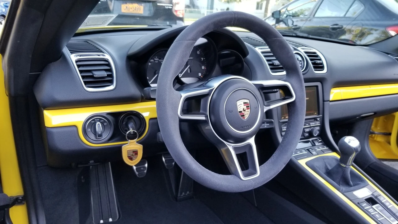 2016 Porsche 981 Boxster Spyder - Image 9 of 14