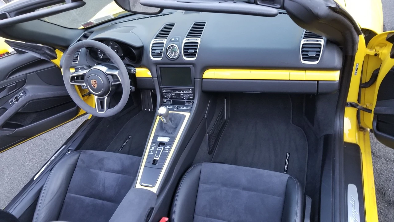 2016 Porsche 981 Boxster Spyder - Image 7 of 14