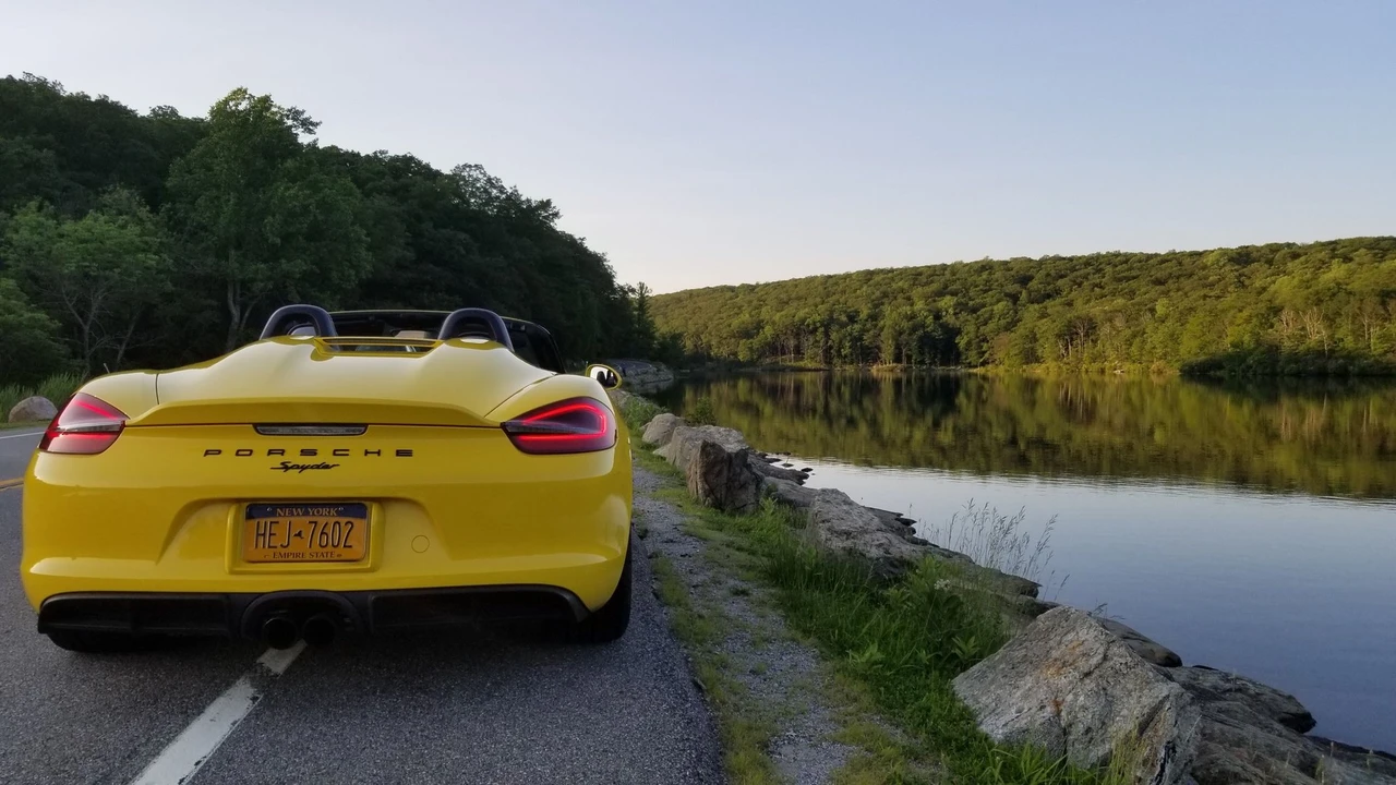 2016 Porsche 981 Boxster Spyder - Image 6 of 14
