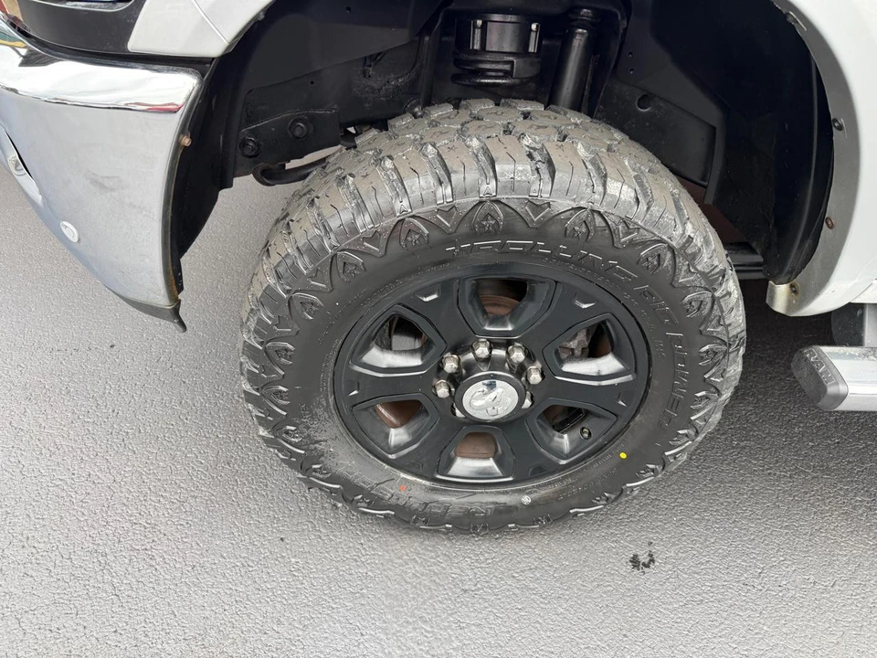 2016 Ram Heavy Duty - Image 9 of 17