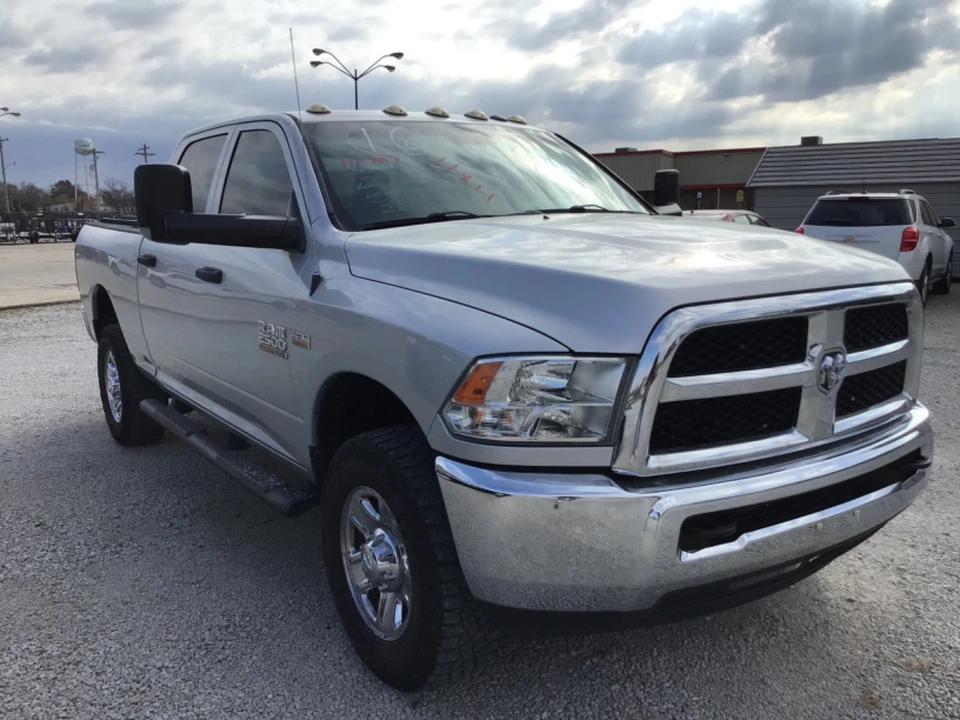 2016 Ram 2500 - Image 2 of 9