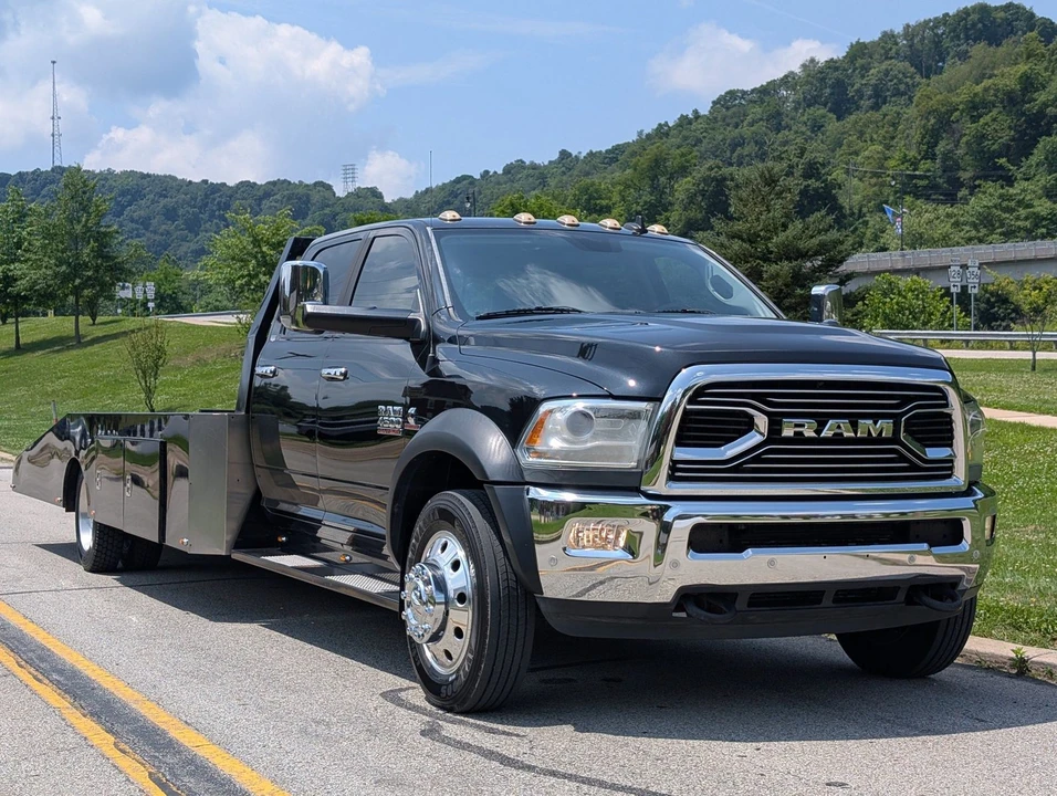 2016 Ram 4500 & 5500 - Image 3 of 31