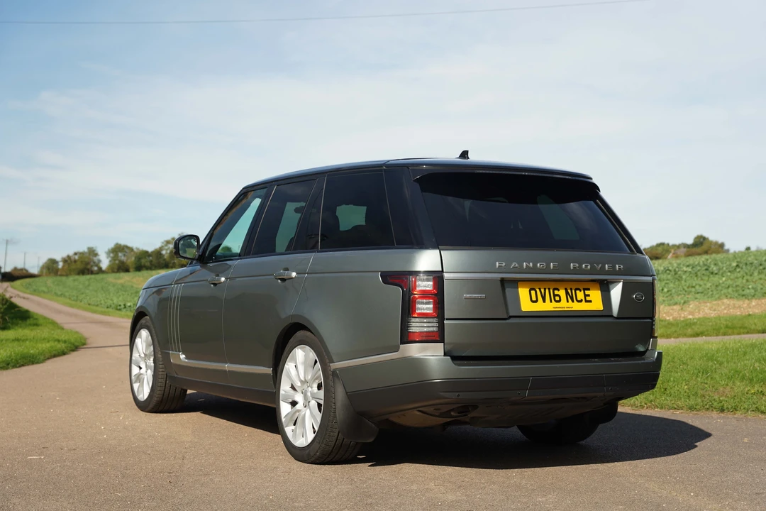 2016 Land Rover Range Rover L405 - Image 16 of 31