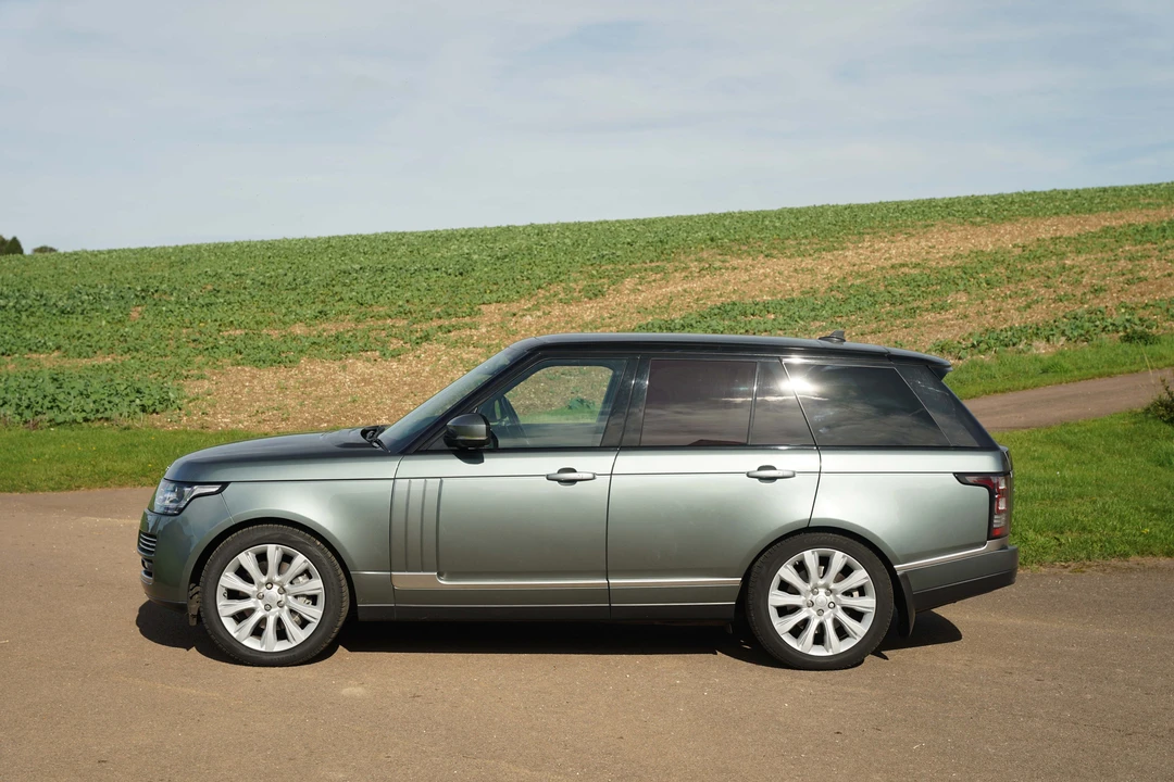 2016 Land Rover Range Rover L405 - Image 9 of 31