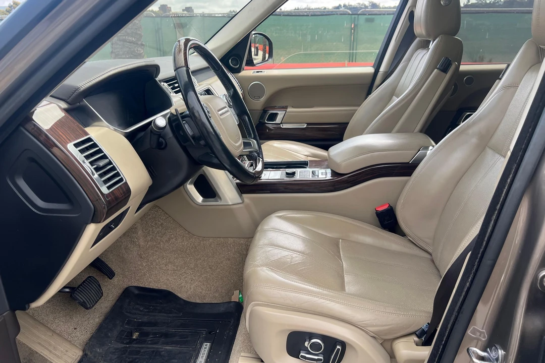2016 Land Rover Range Rover L405 - Image 17 of 31