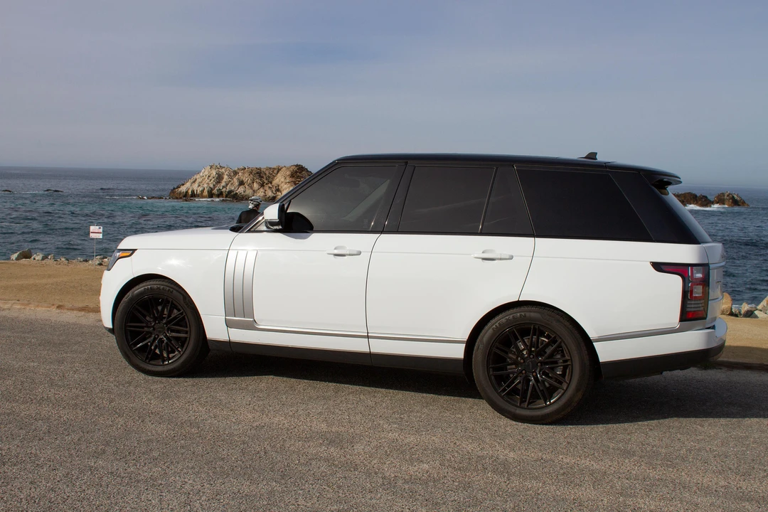 2016 Land Rover Range Rover L405 - Image 13 of 31