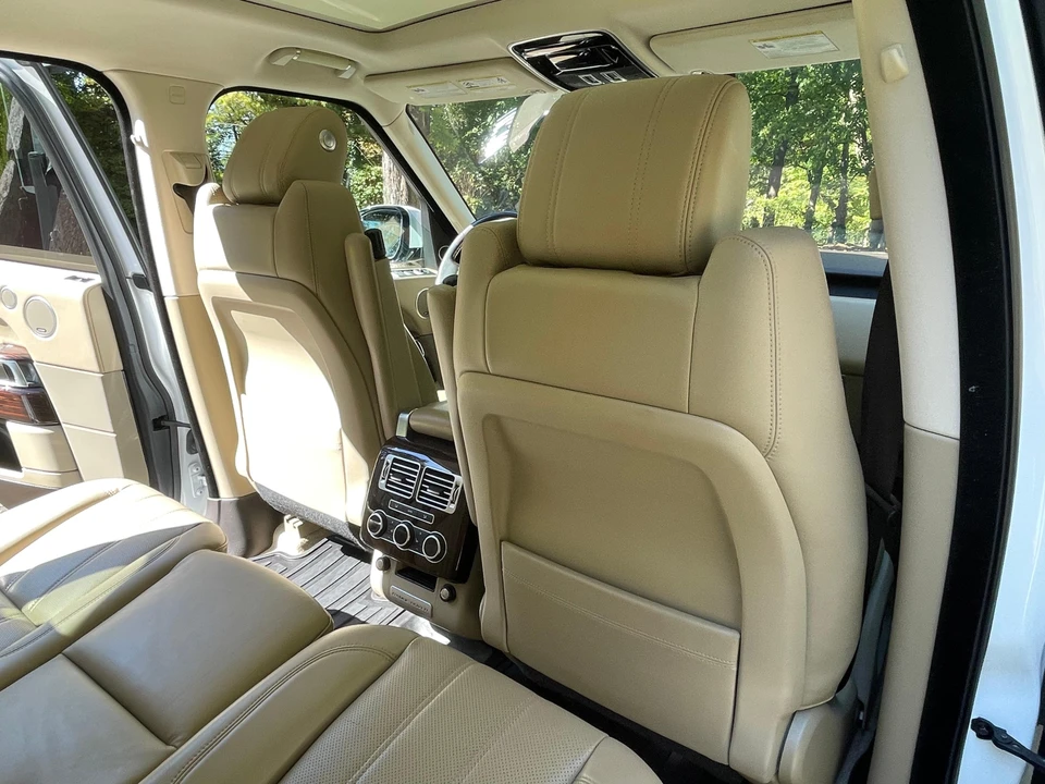 2016 Land Rover Range Rover L405 - Image 24 of 31