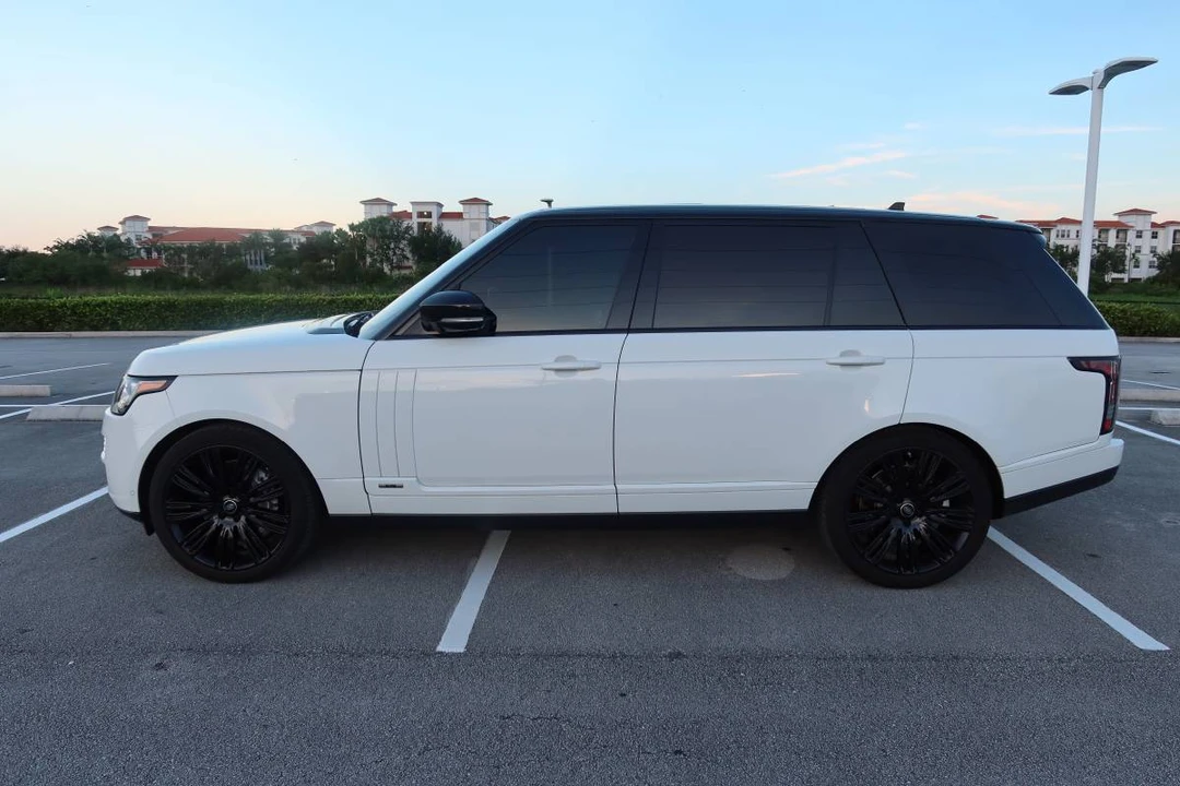 2016 Land Rover Range Rover L405 - Image 9 of 24