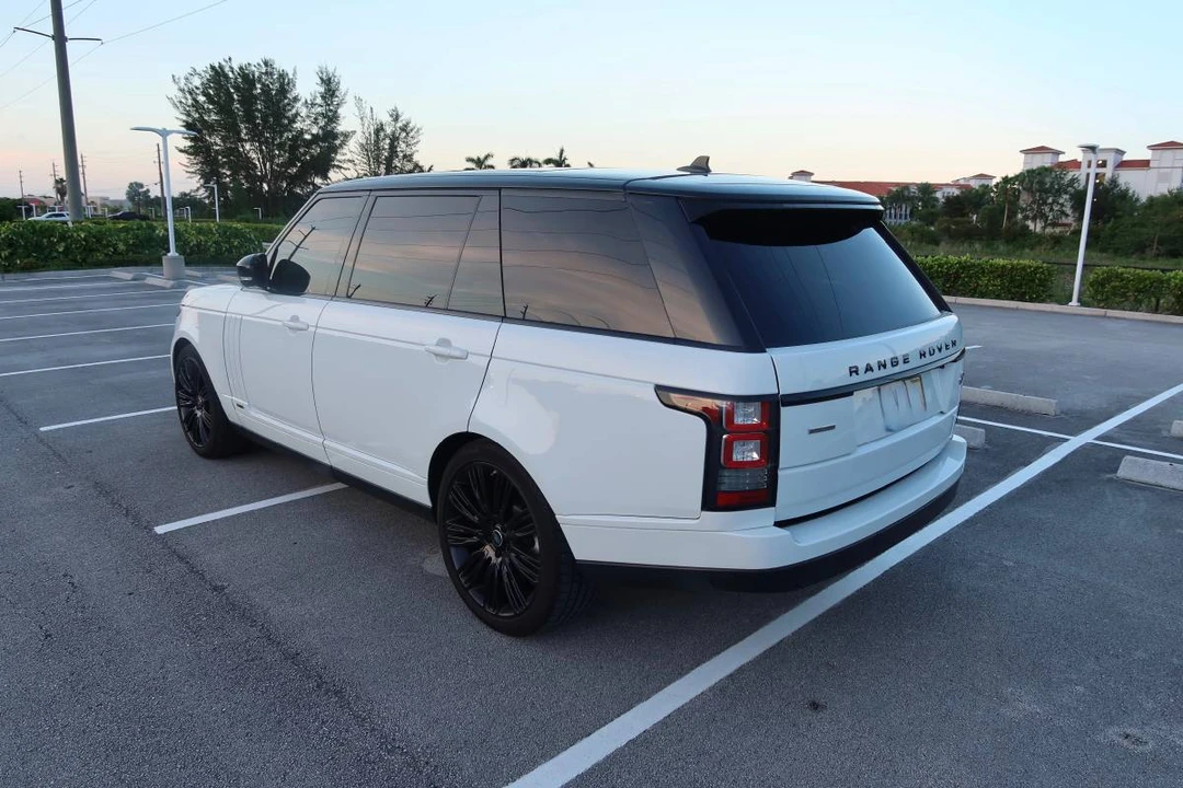 2016 Land Rover Range Rover L405 - Image 8 of 24