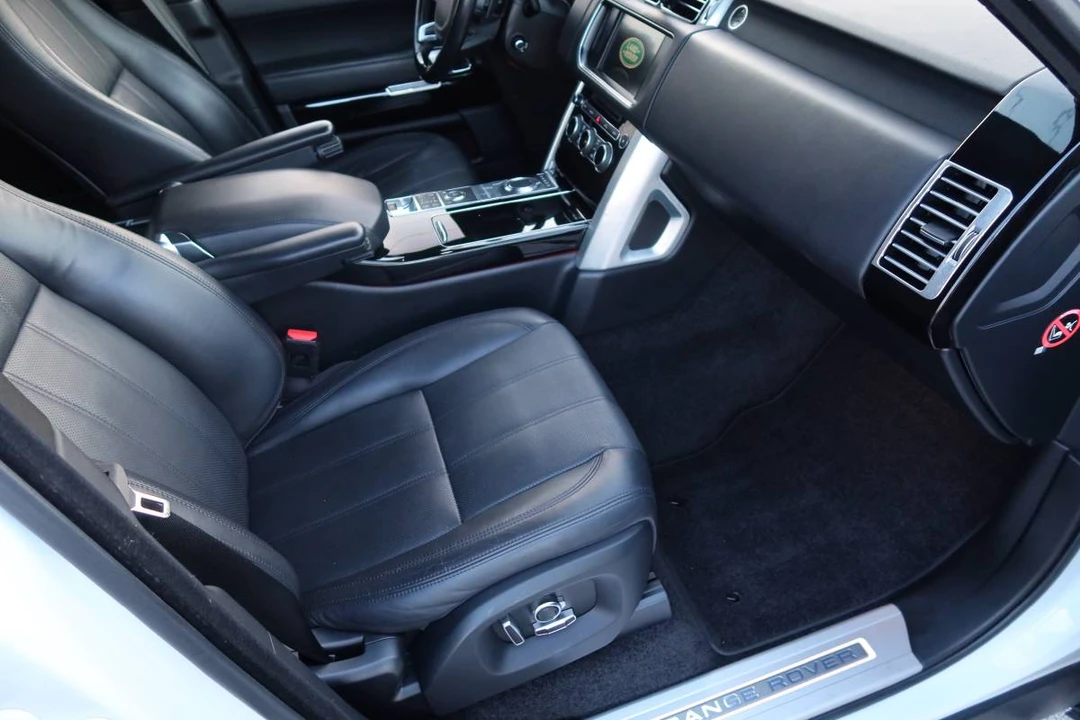 2016 Land Rover Range Rover L405 - Image 13 of 24