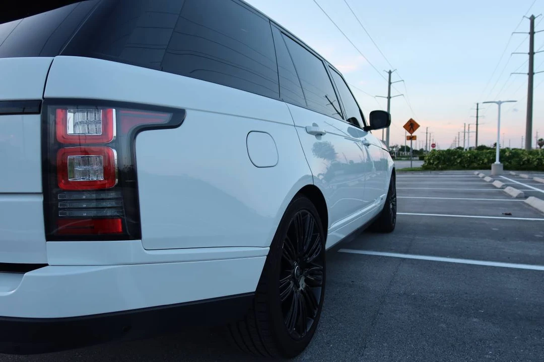 2016 Land Rover Range Rover L405 - Image 17 of 24