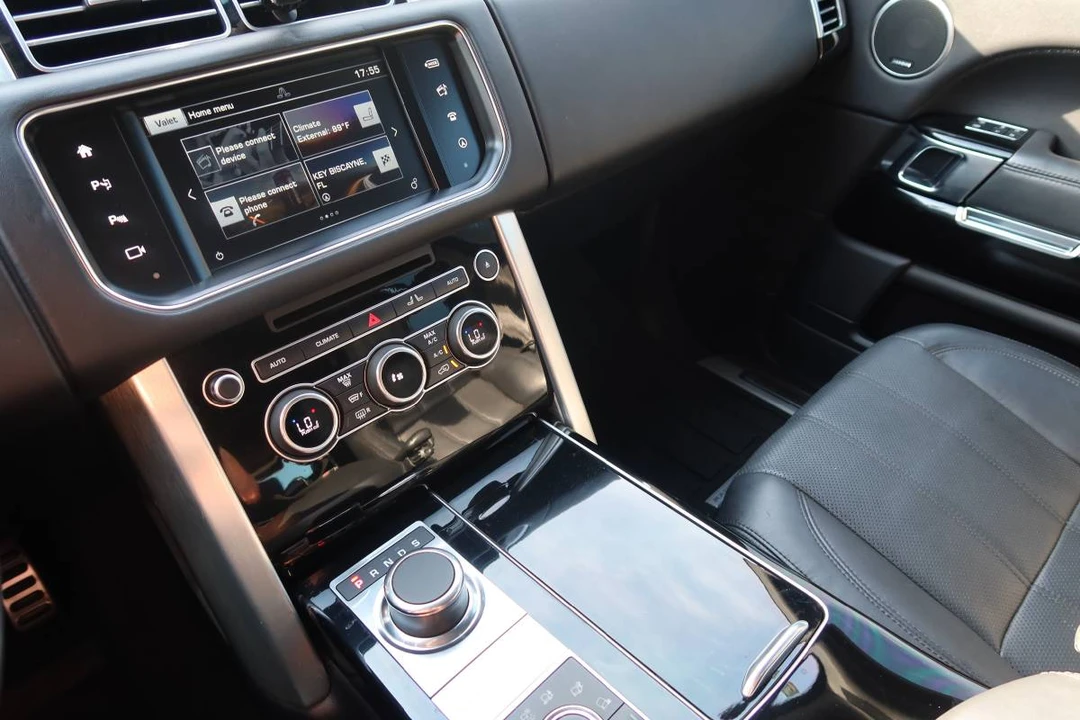 2016 Land Rover Range Rover L405 - Image 11 of 24