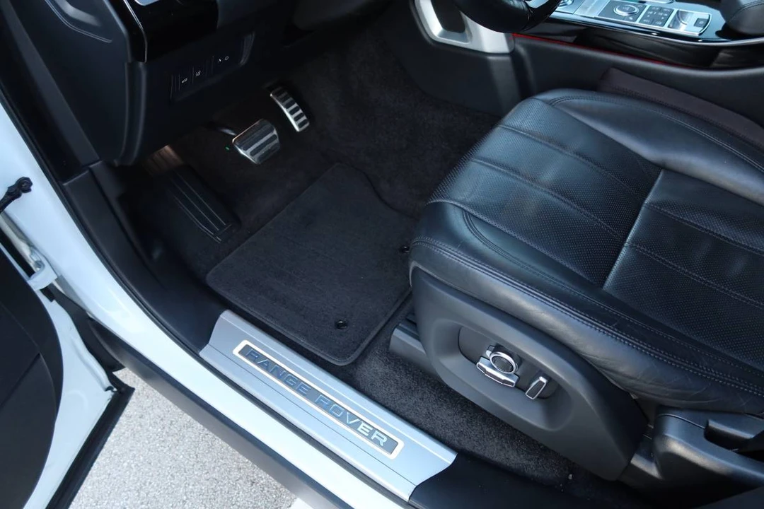 2016 Land Rover Range Rover L405 - Image 12 of 24
