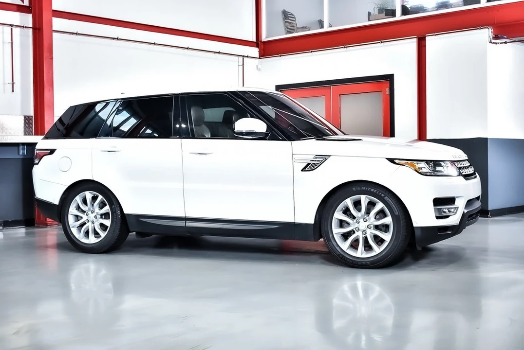 2016 Land Rover Range Rover L405 - Image 14 of 30