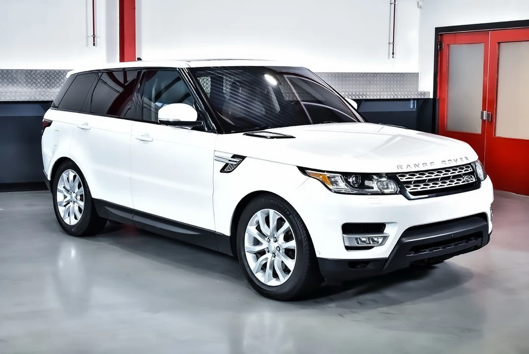 2016 Land Rover Range Rover L405 - Image 11 of 30