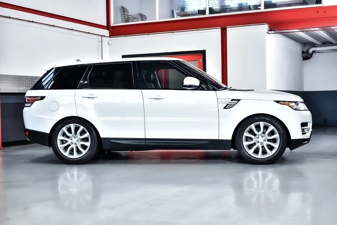 2016 Land Rover Range Rover L405 - Image 16 of 30