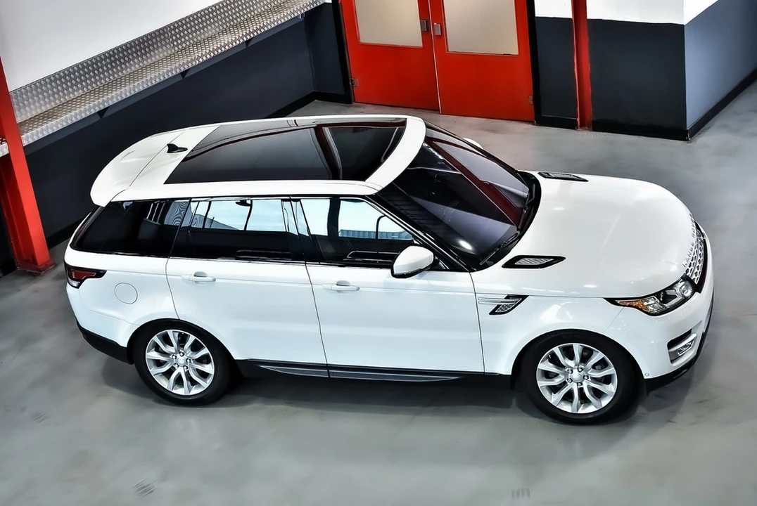 2016 Land Rover Range Rover L405 - Image 18 of 30