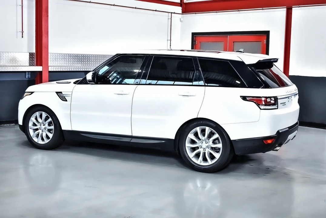2016 Land Rover Range Rover L405 - Image 23 of 30