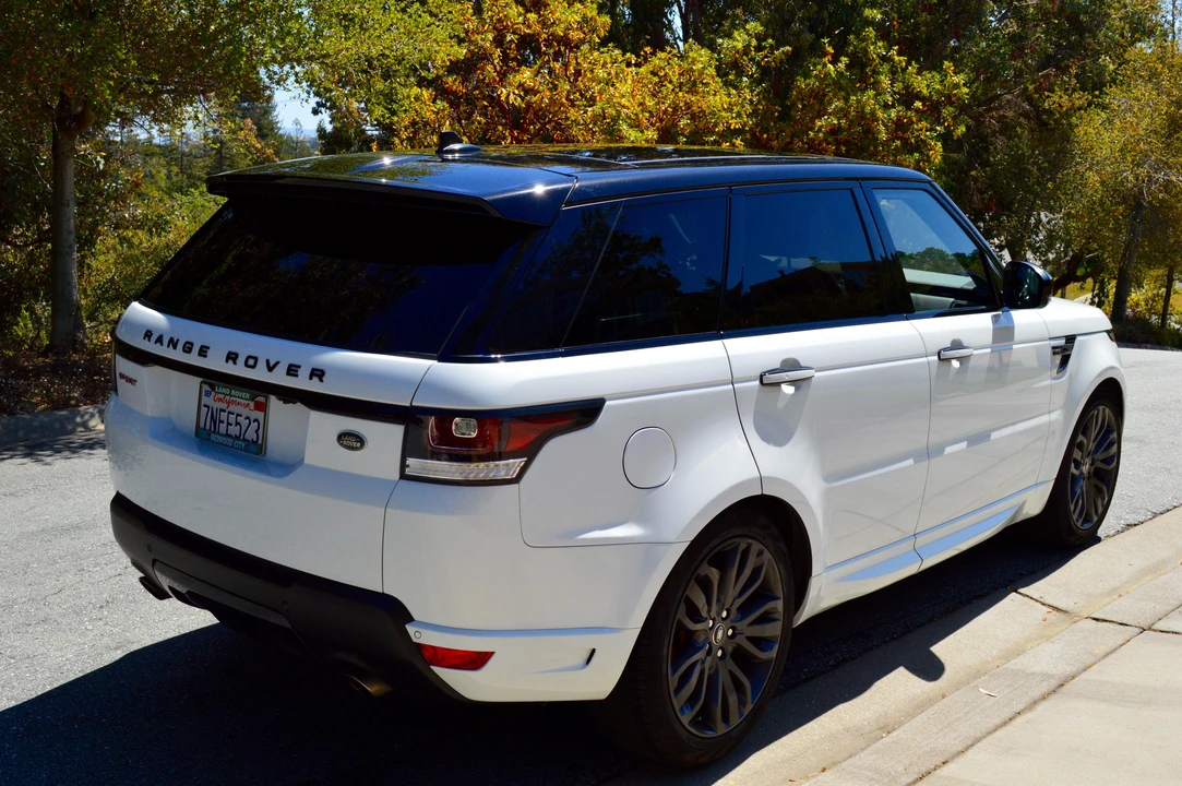 2016 Land Rover Range Rover Sport L494 - Image 17 of 31
