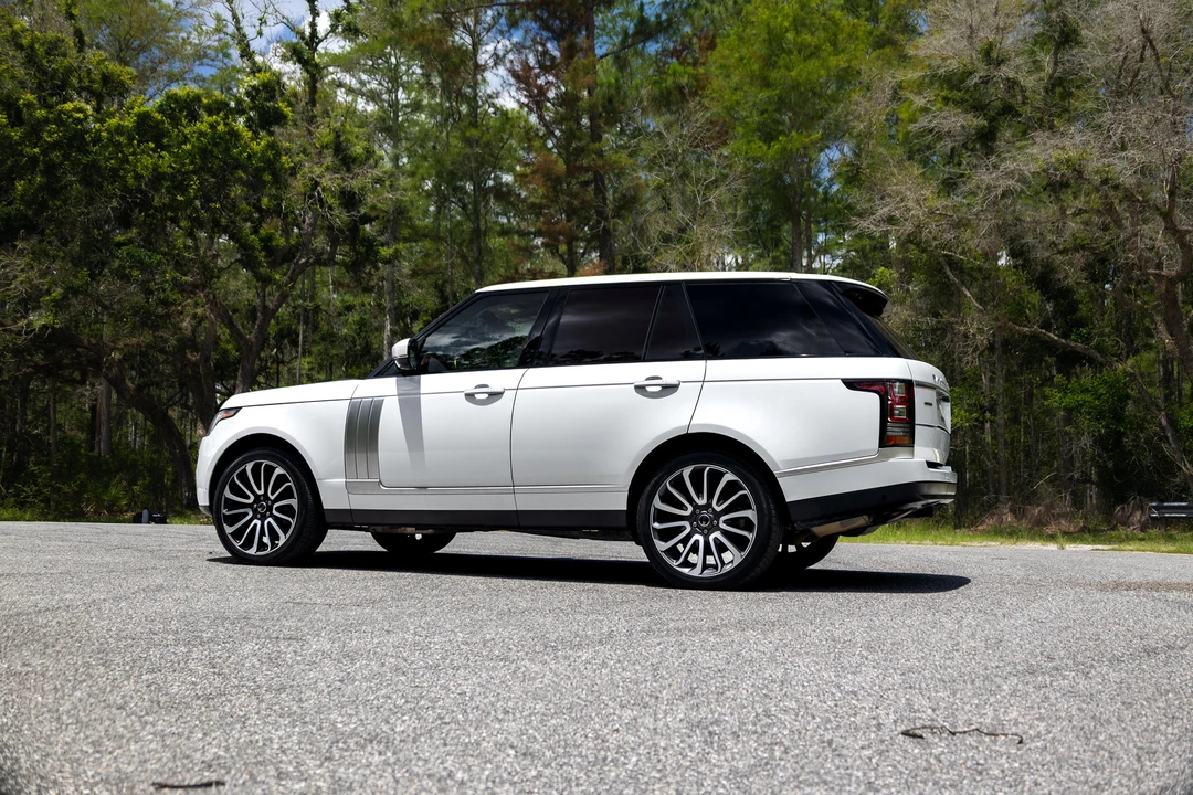 2016 Land Rover Range Rover L405 - Image 11 of 31
