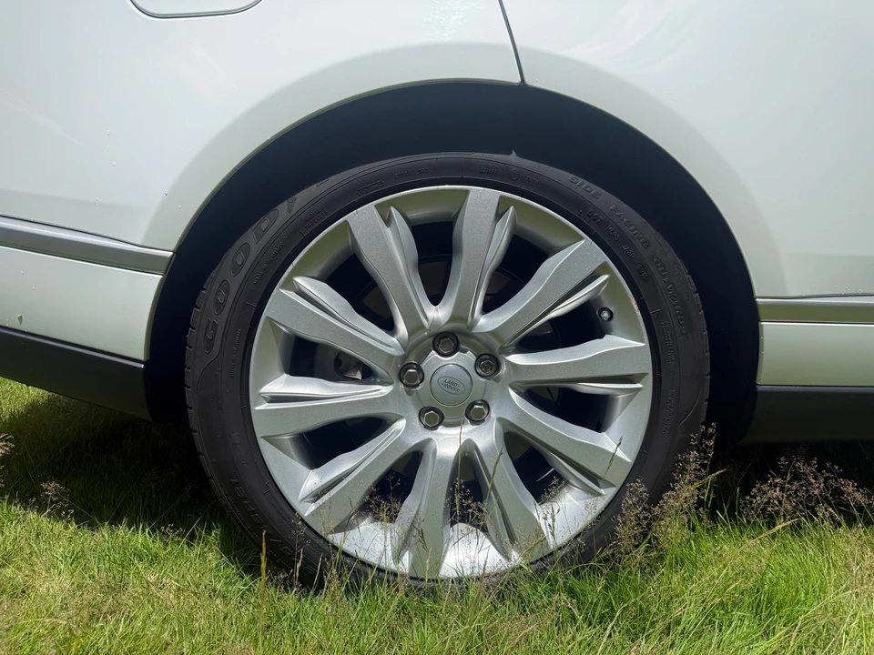 2016 Land Rover Range Rover L405 - Image 26 of 31