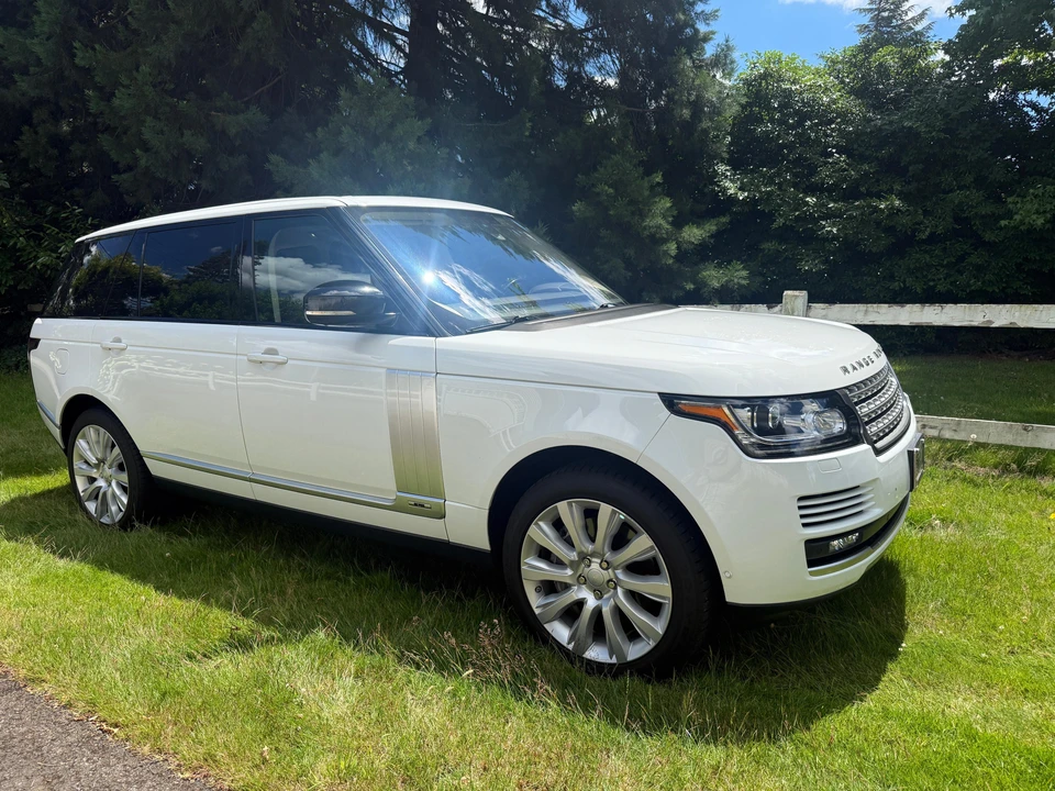 2016 Land Rover Range Rover L405 - Image 14 of 31