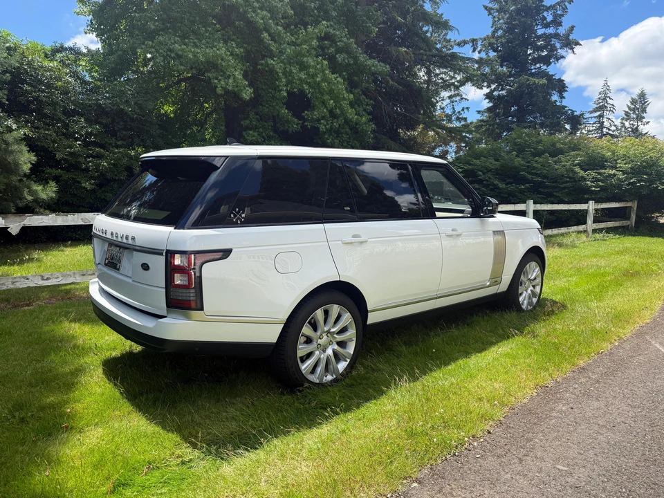2016 Land Rover Range Rover L405 - Image 13 of 31