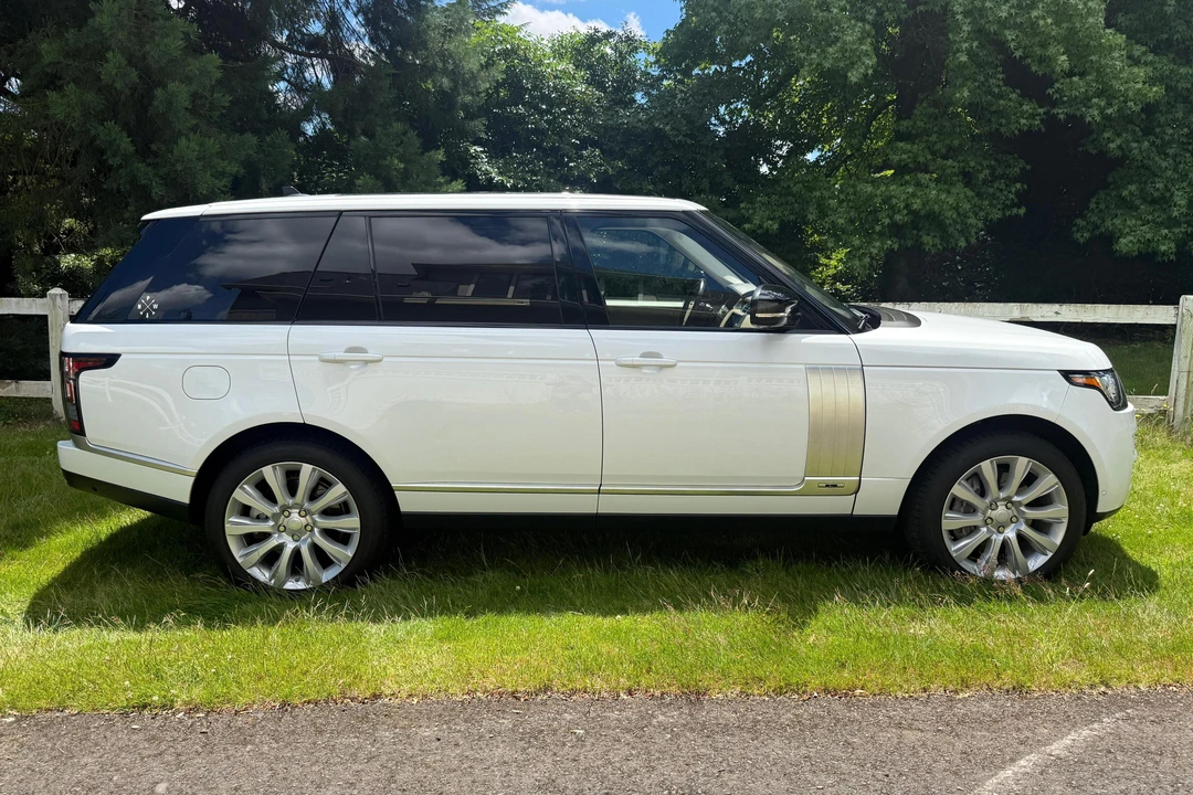 2016 Land Rover Range Rover L405 - Image 3 of 31