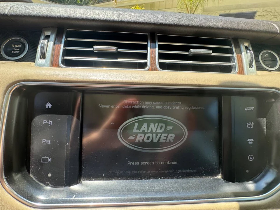 2016 Land Rover Range Rover L405 - Image 11 of 19