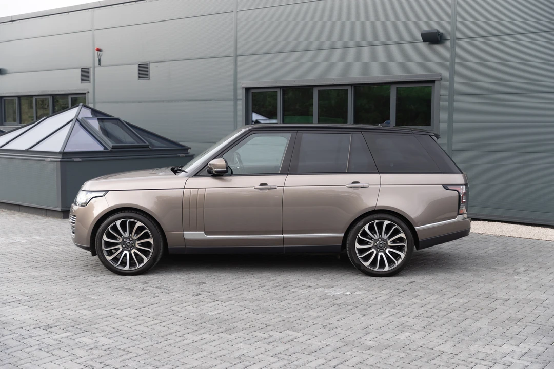 2016 Land Rover Range Rover L405 - Image 12 of 31