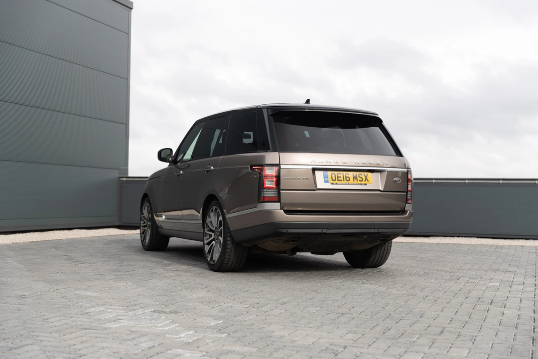 2016 Land Rover Range Rover L405 - Image 5 of 31