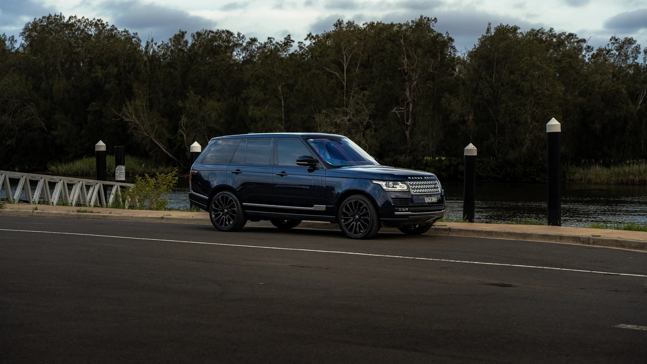 2016 Land Rover Range Rover L405 - Image 2 of 31