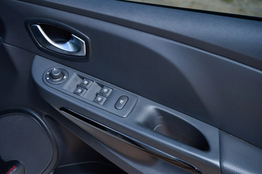 2016 Renault Clio 4th Gen - Image 29 of 30