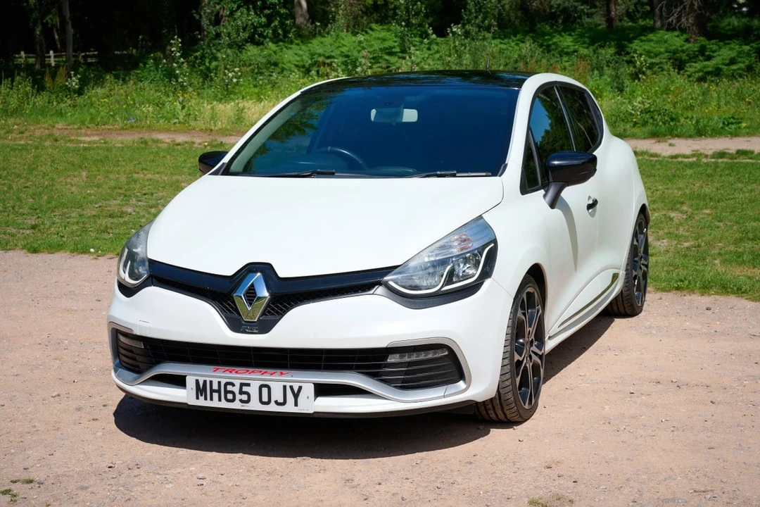 2016 Renault Clio 4th Gen - Image 9 of 30