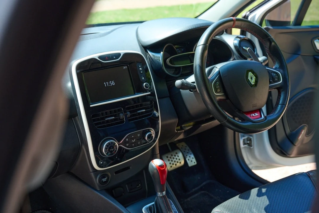 2016 Renault Clio 4th Gen - Image 25 of 30